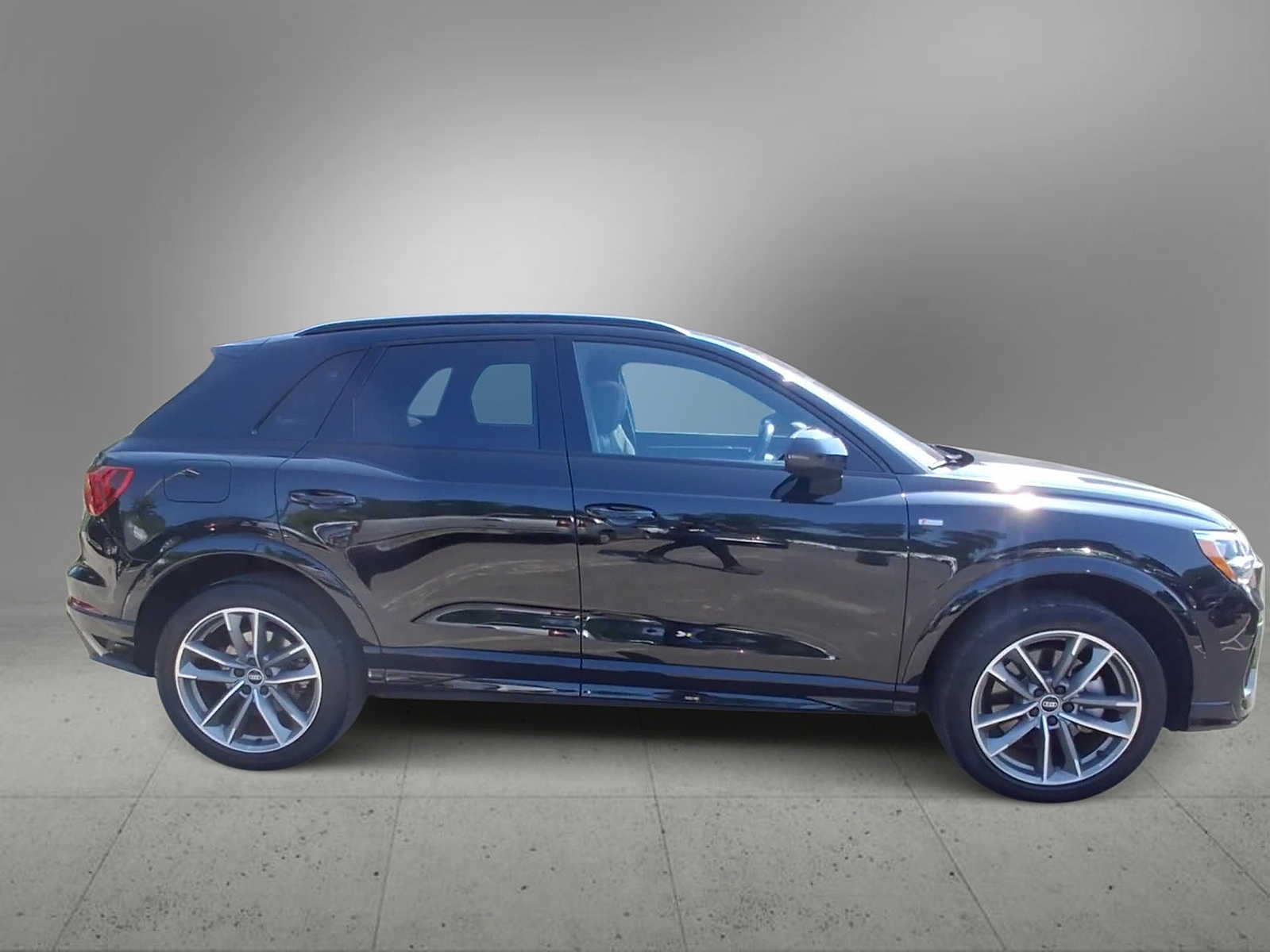 Thumbnail: 2021 Audi Q3 - 9