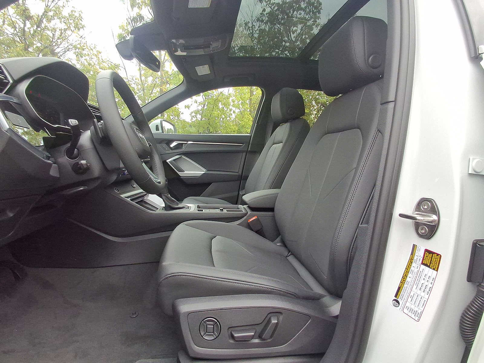 Thumbnail: 2025 Audi Q3 - 13