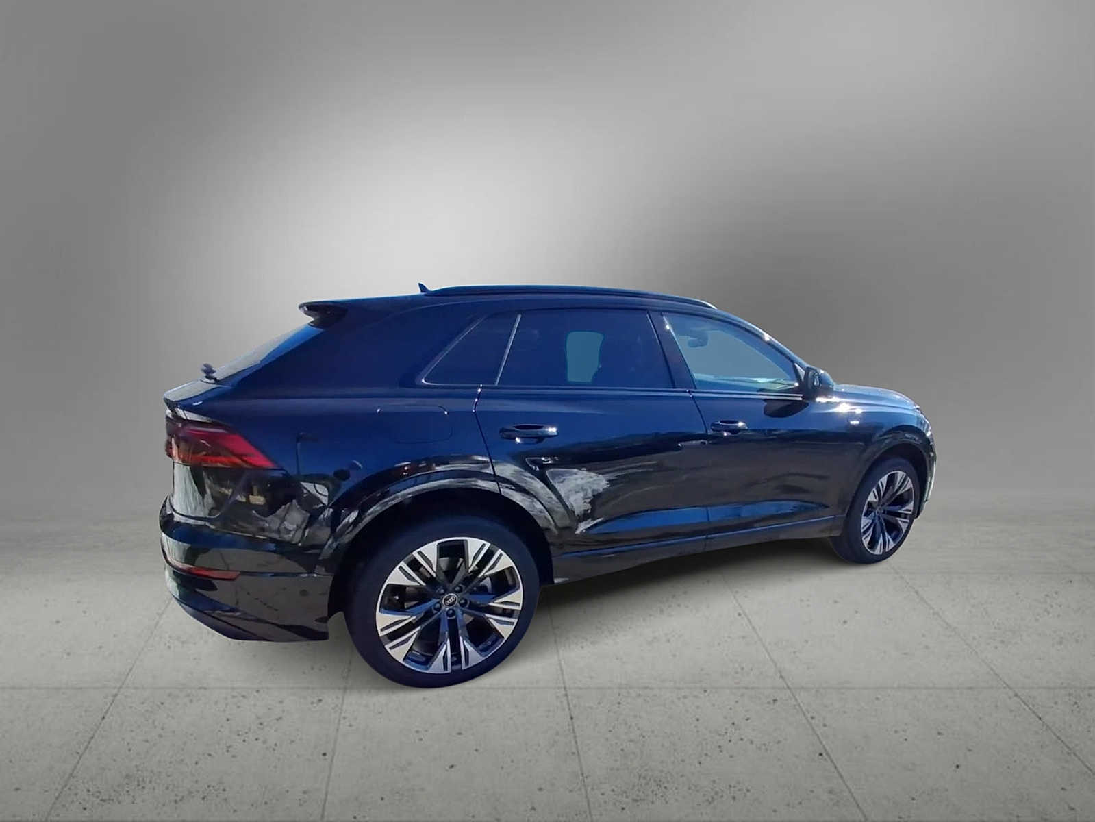 Thumbnail: 2026 Audi Q8 - 8