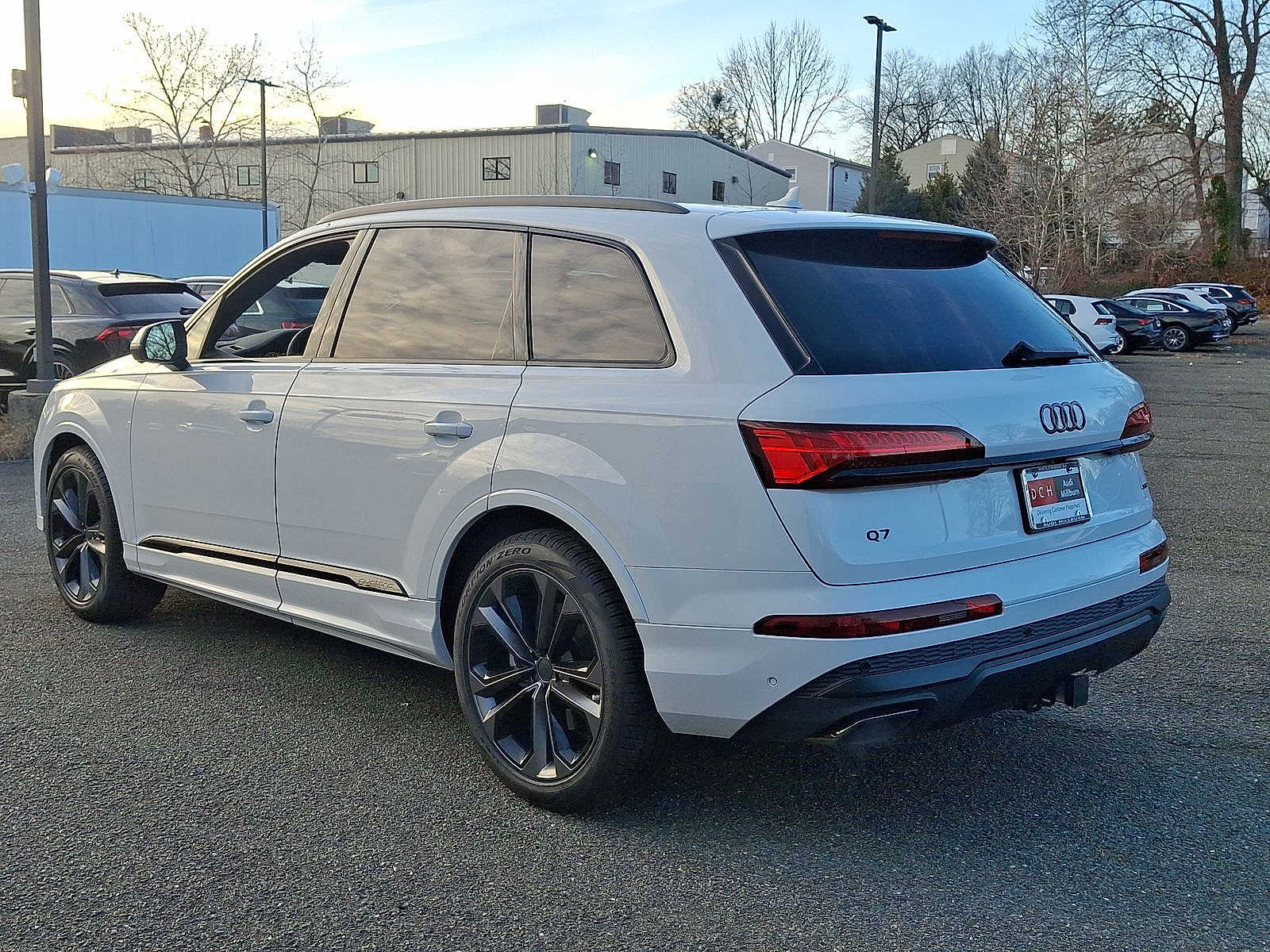 Thumbnail: 2026 Audi Q7 - 12