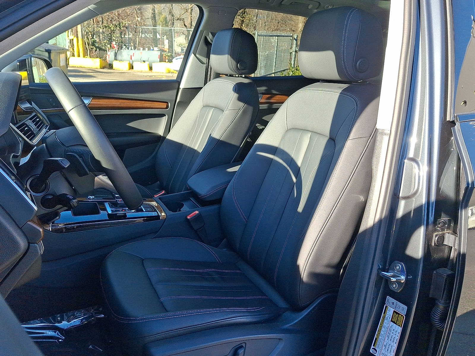 Thumbnail: 2025 Audi Q5 - 10