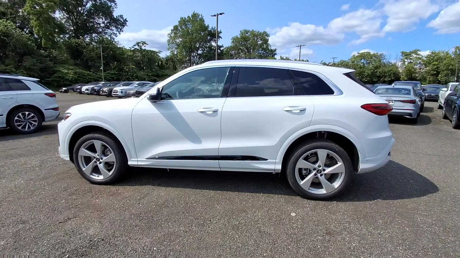 Thumbnail: 2025 Audi Q5 - 5