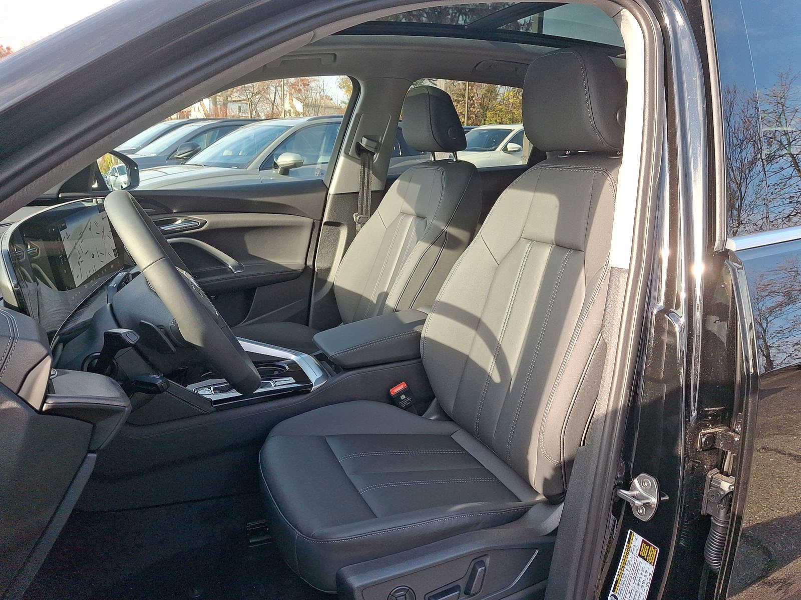 Thumbnail: 2025 Audi Q5 - 13