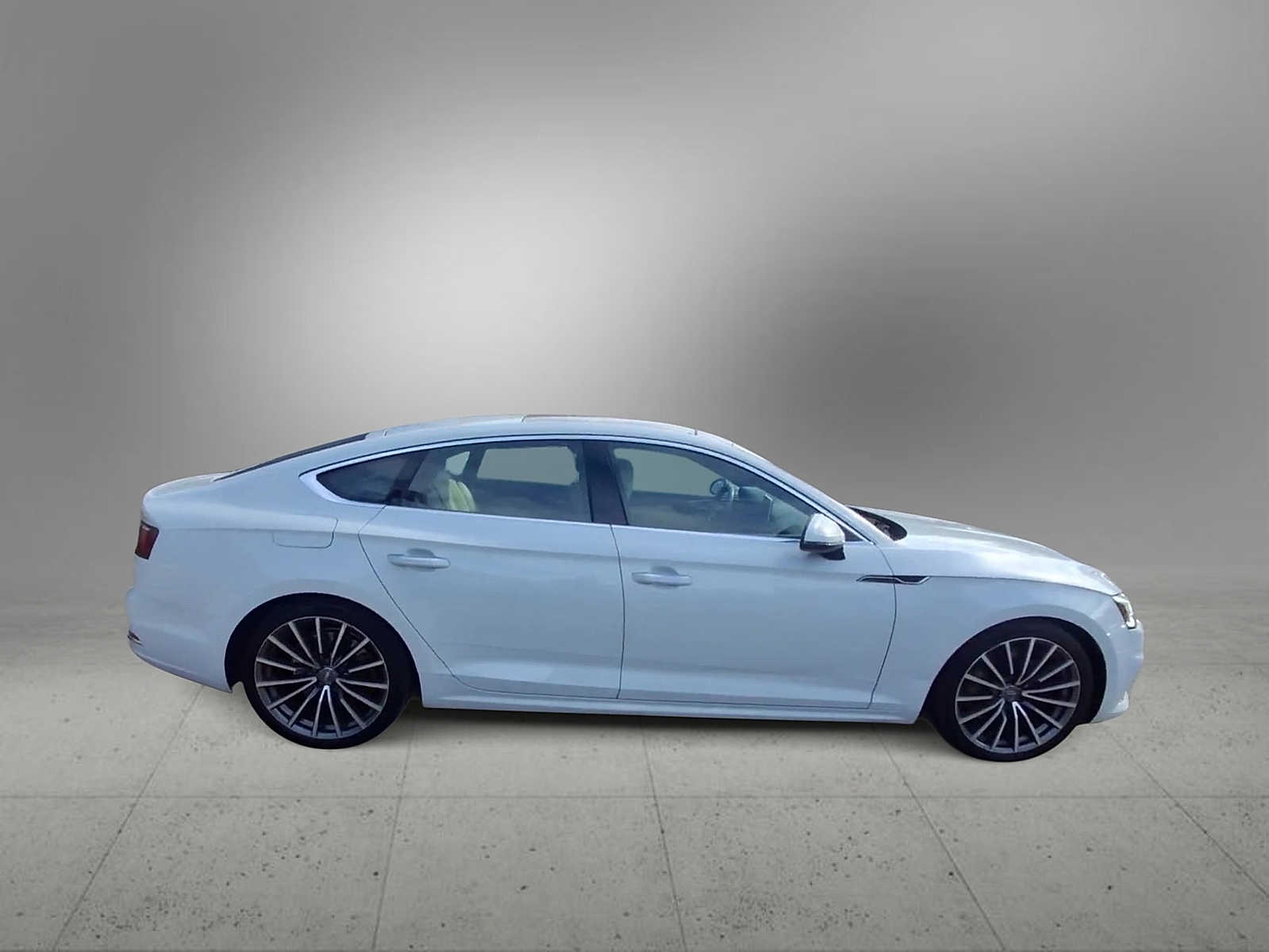 Thumbnail: 2019 Audi A5 - 9