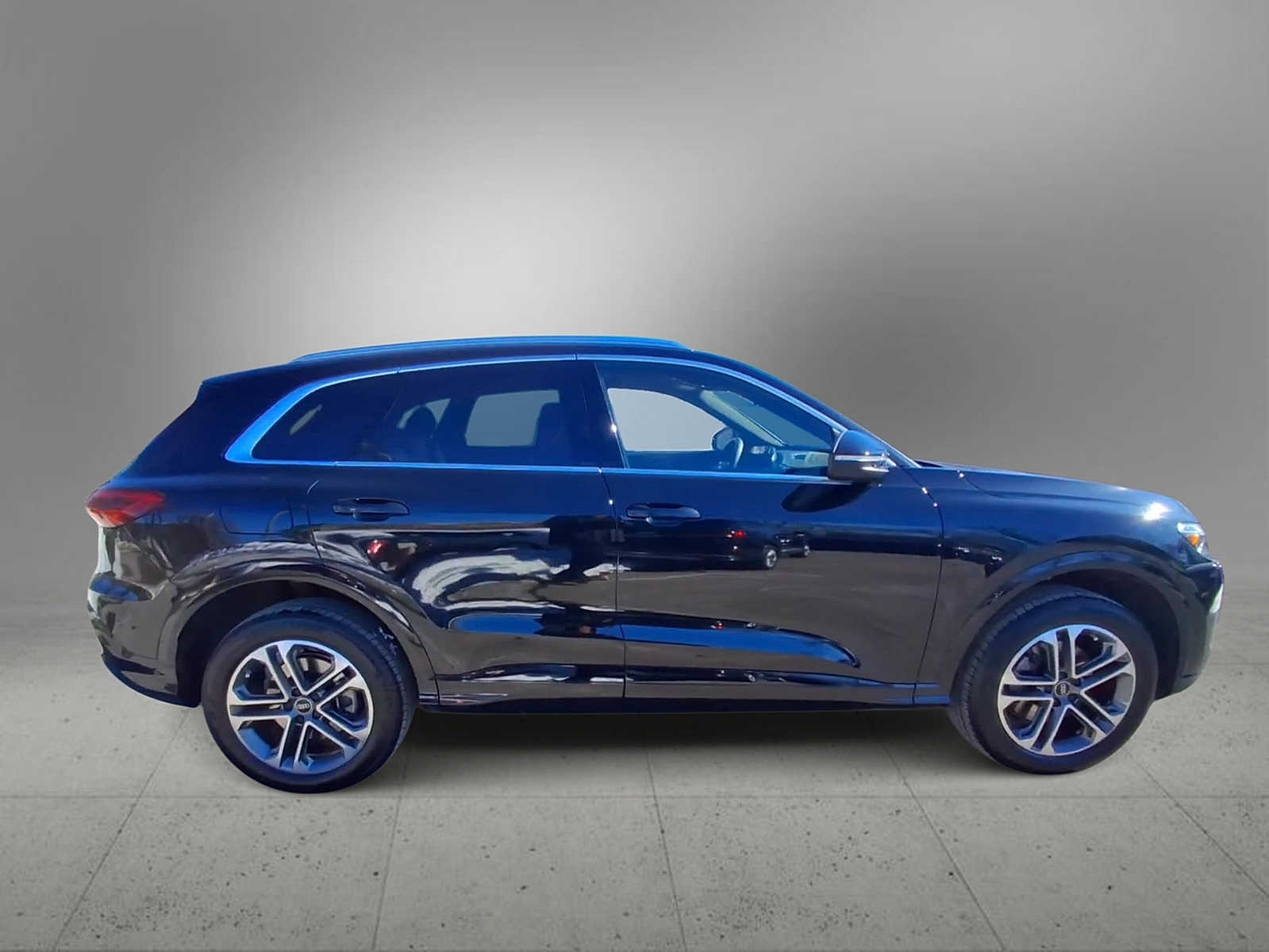 Thumbnail: 2025 Audi Q5 - 9