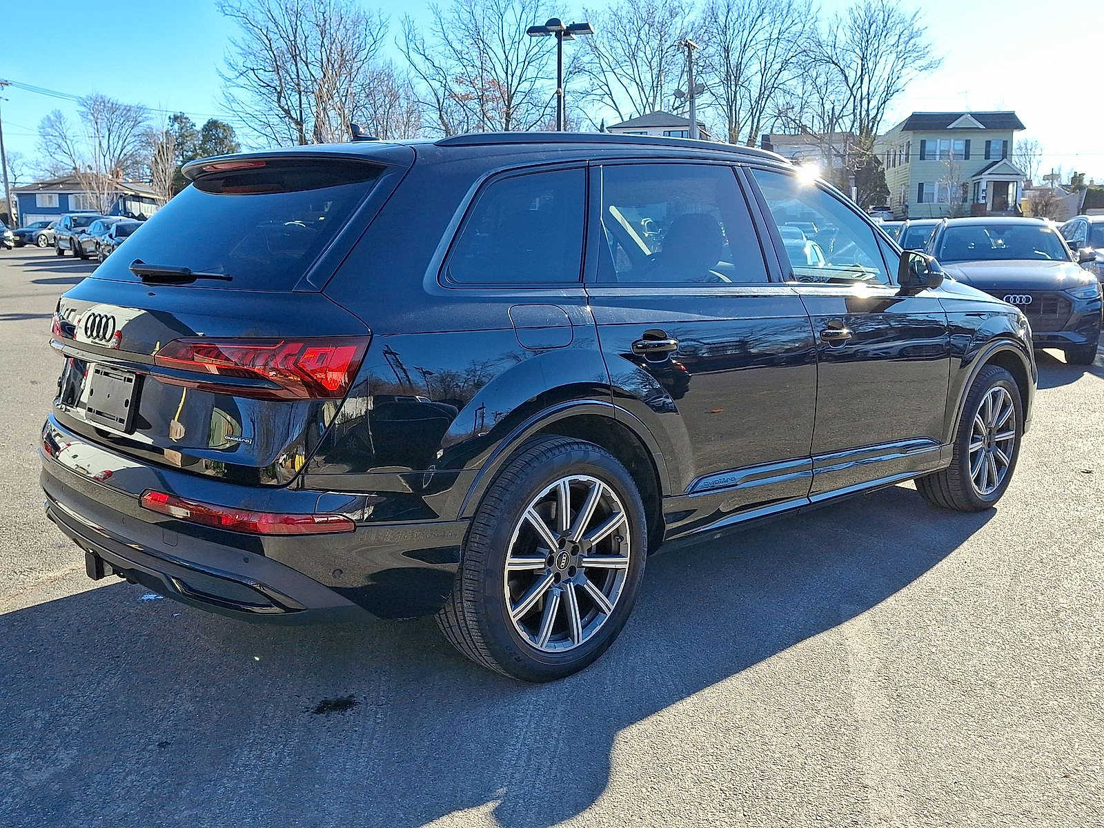 Thumbnail: 2023 Audi Q7 - 25