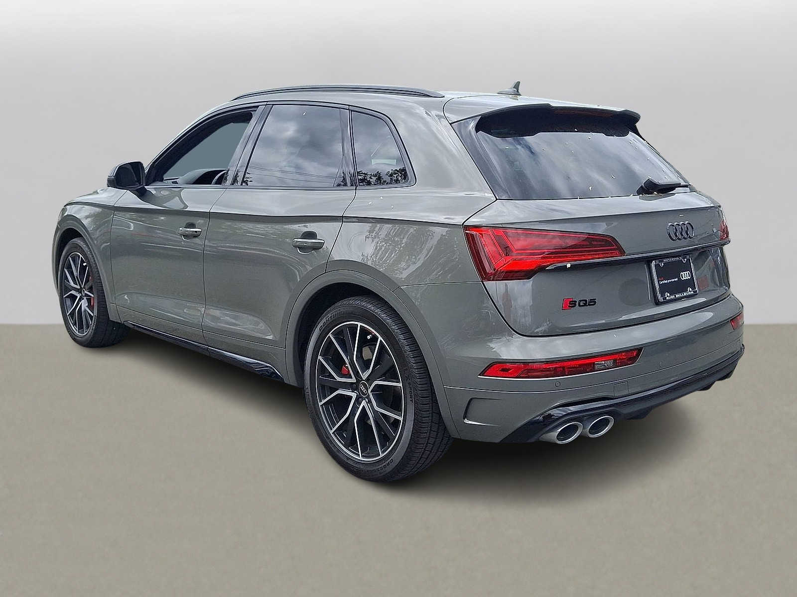 Thumbnail: 2023 Audi SQ5 - 21