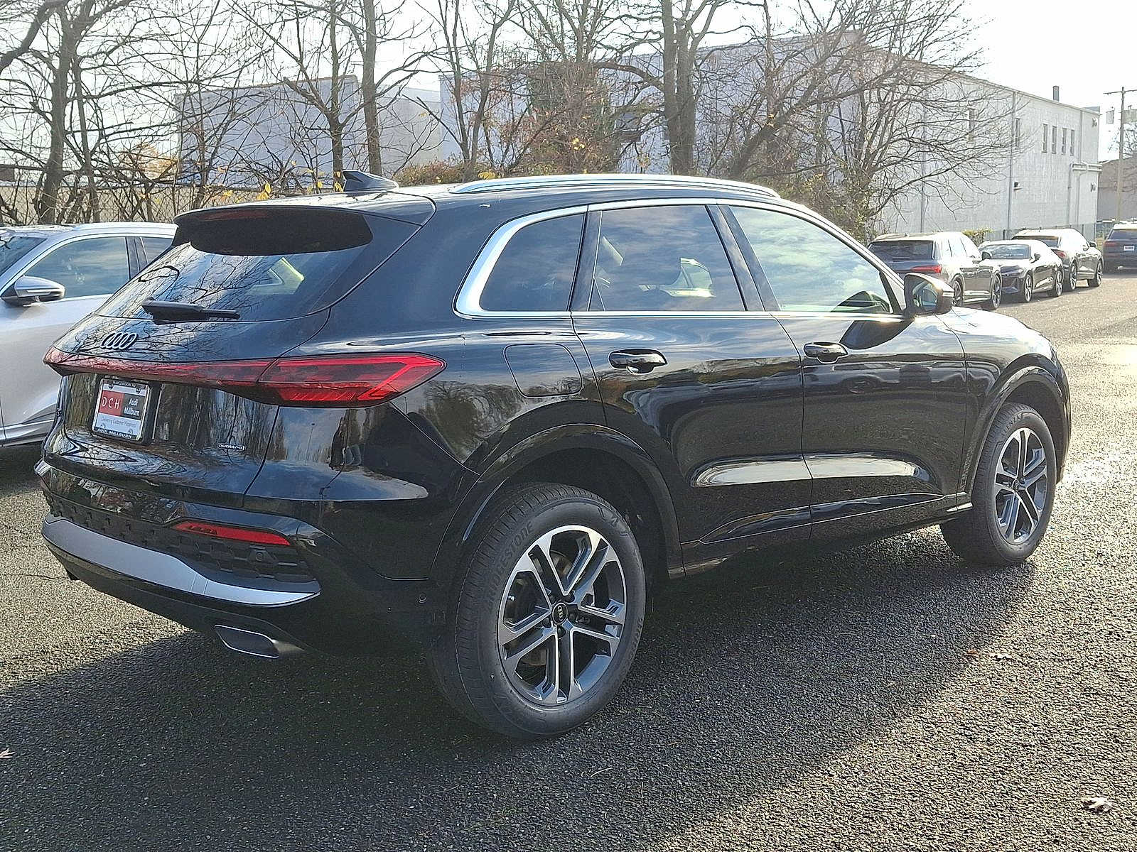 Thumbnail: 2025 Audi Q5 - 11