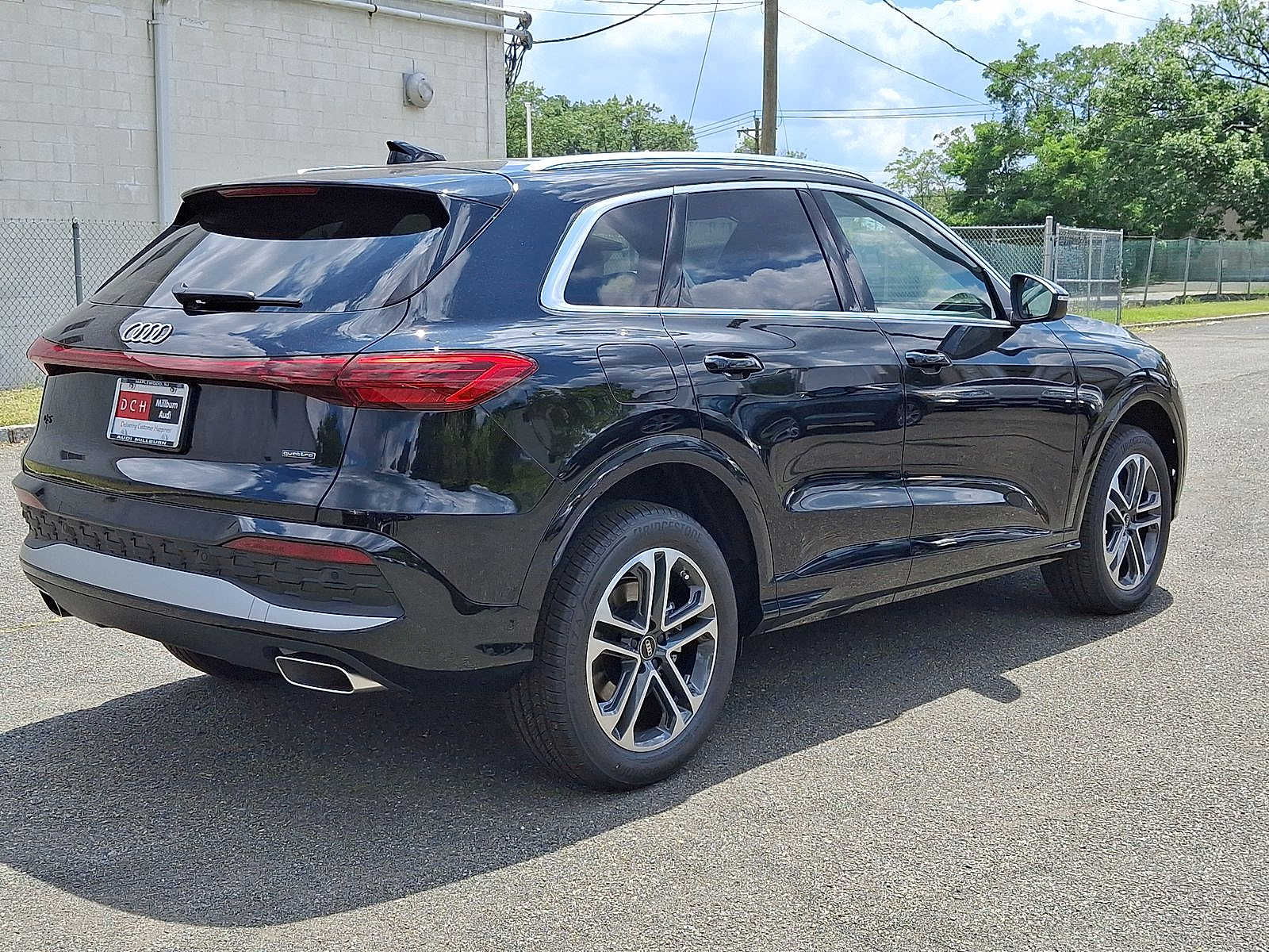 Thumbnail: 2025 Audi Q5 - 12