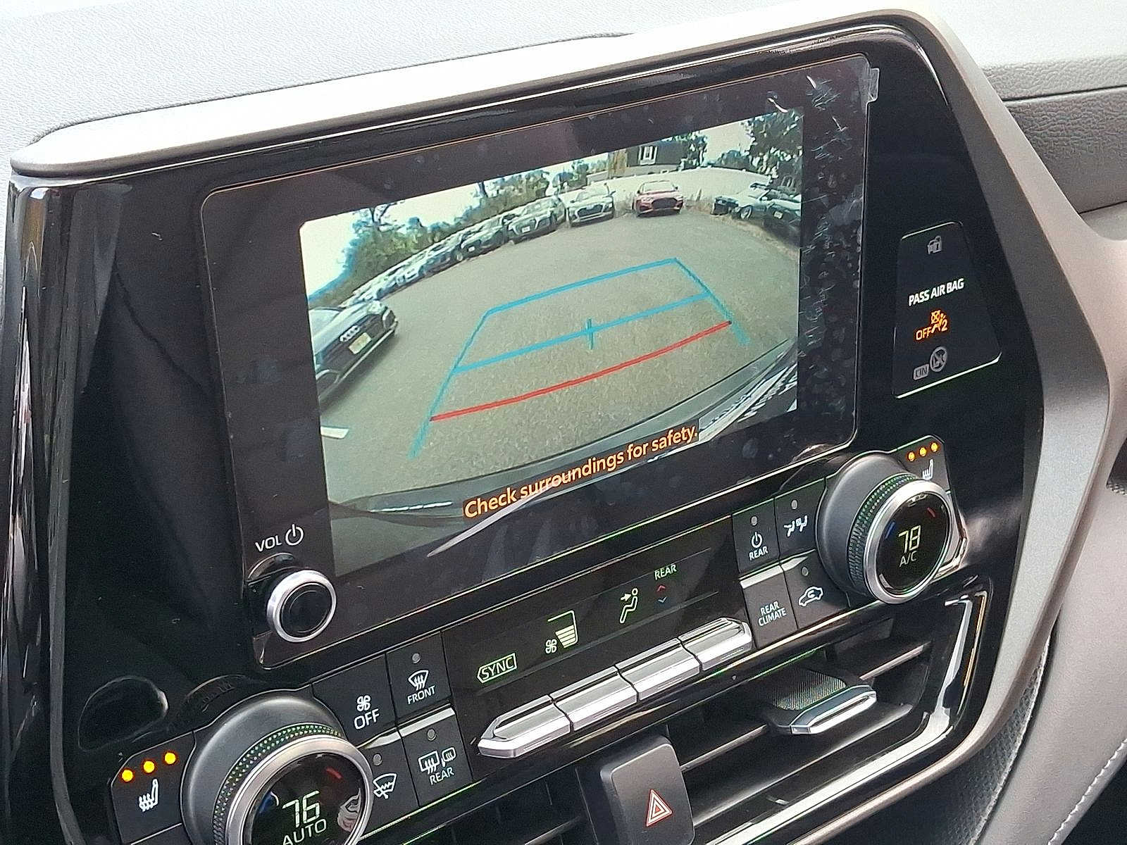 Thumbnail: 2023 Toyota Highlander - 14