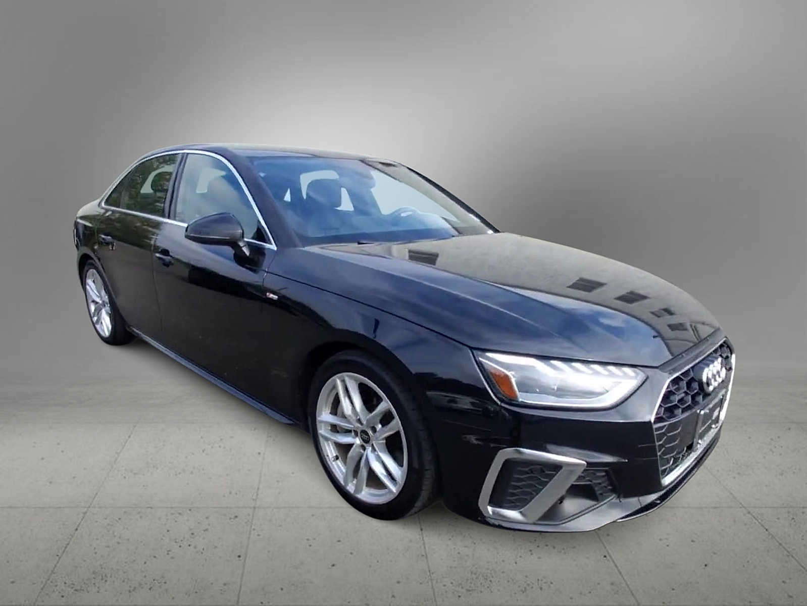 2023 Audi A4 S line Quattro Premium Plus photo 2