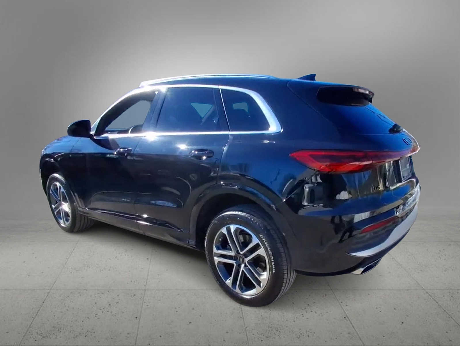 Thumbnail: 2025 Audi Q5 - 6