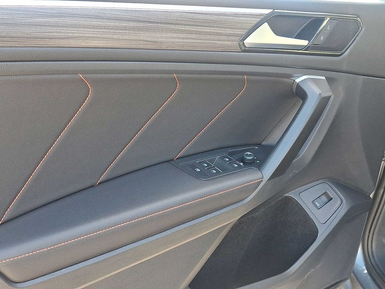 Thumbnail: 2024 Volkswagen Tiguan - 10