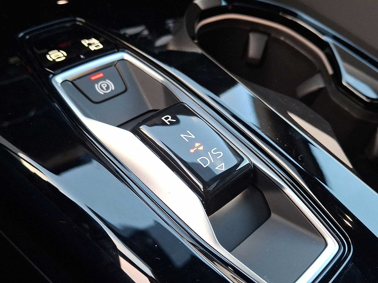 Thumbnail: 2025 Audi Q5 - 13