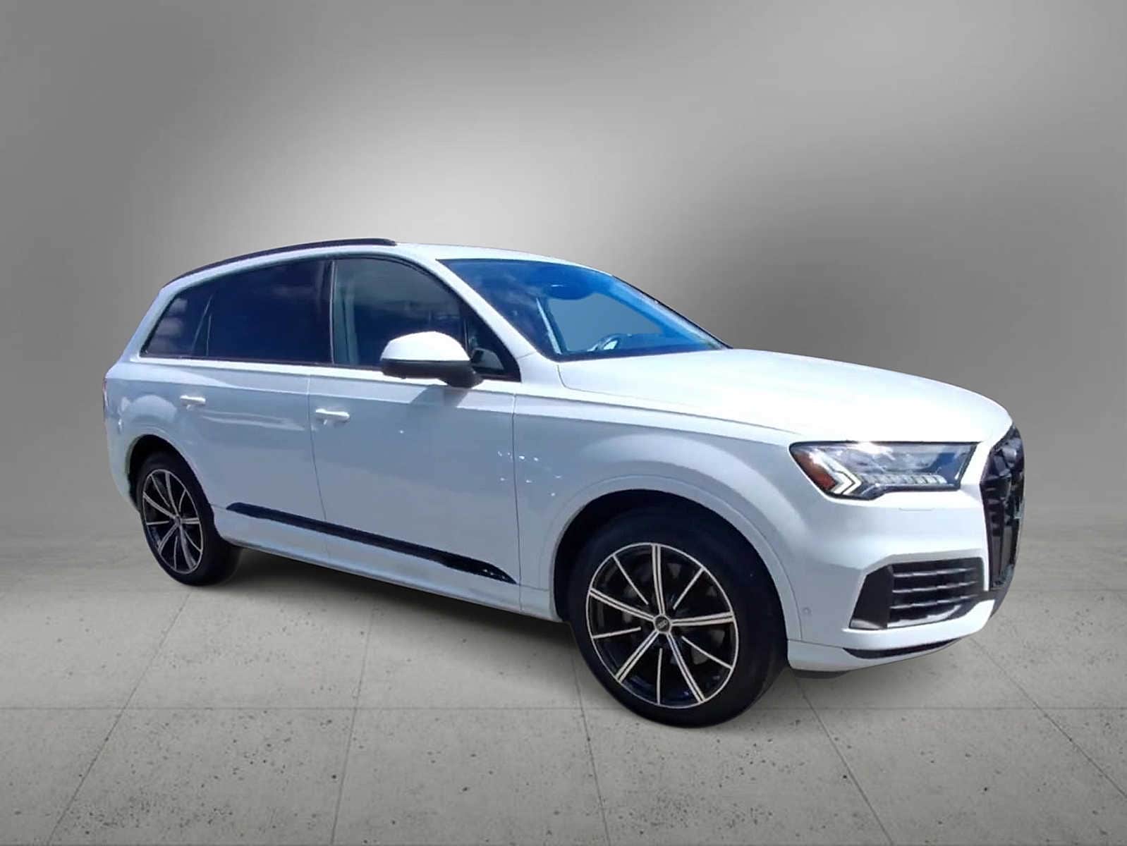 Thumbnail: 2023 Audi Q7 - 2