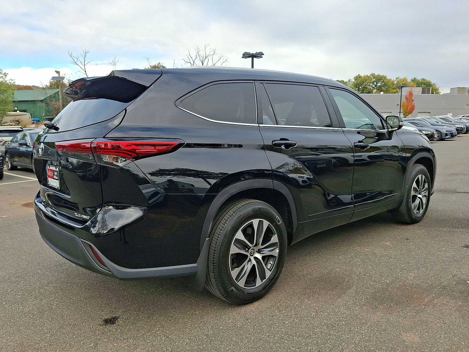 Thumbnail: 2023 Toyota Highlander - 22