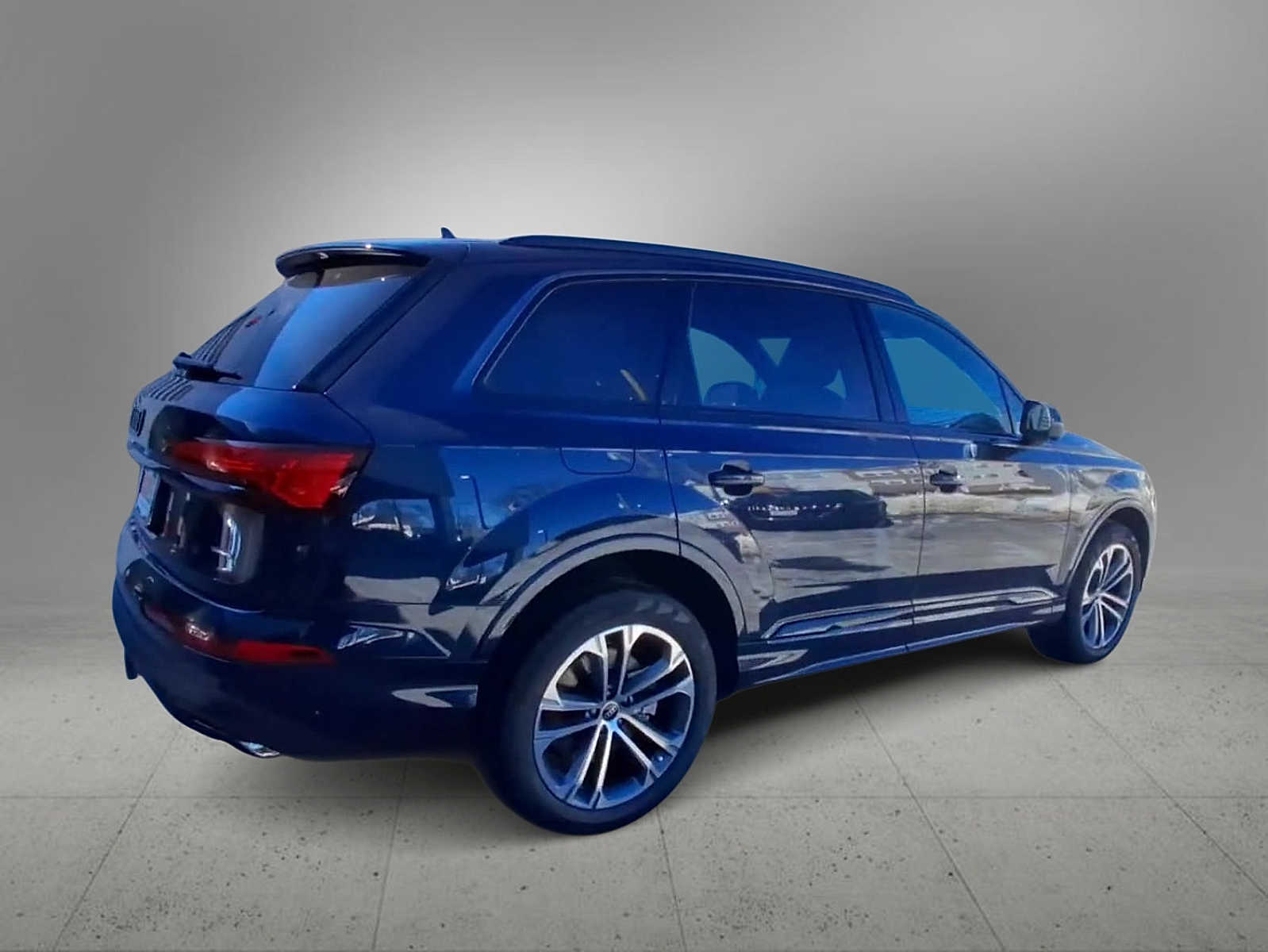 Thumbnail: 2026 Audi Q7 - 8