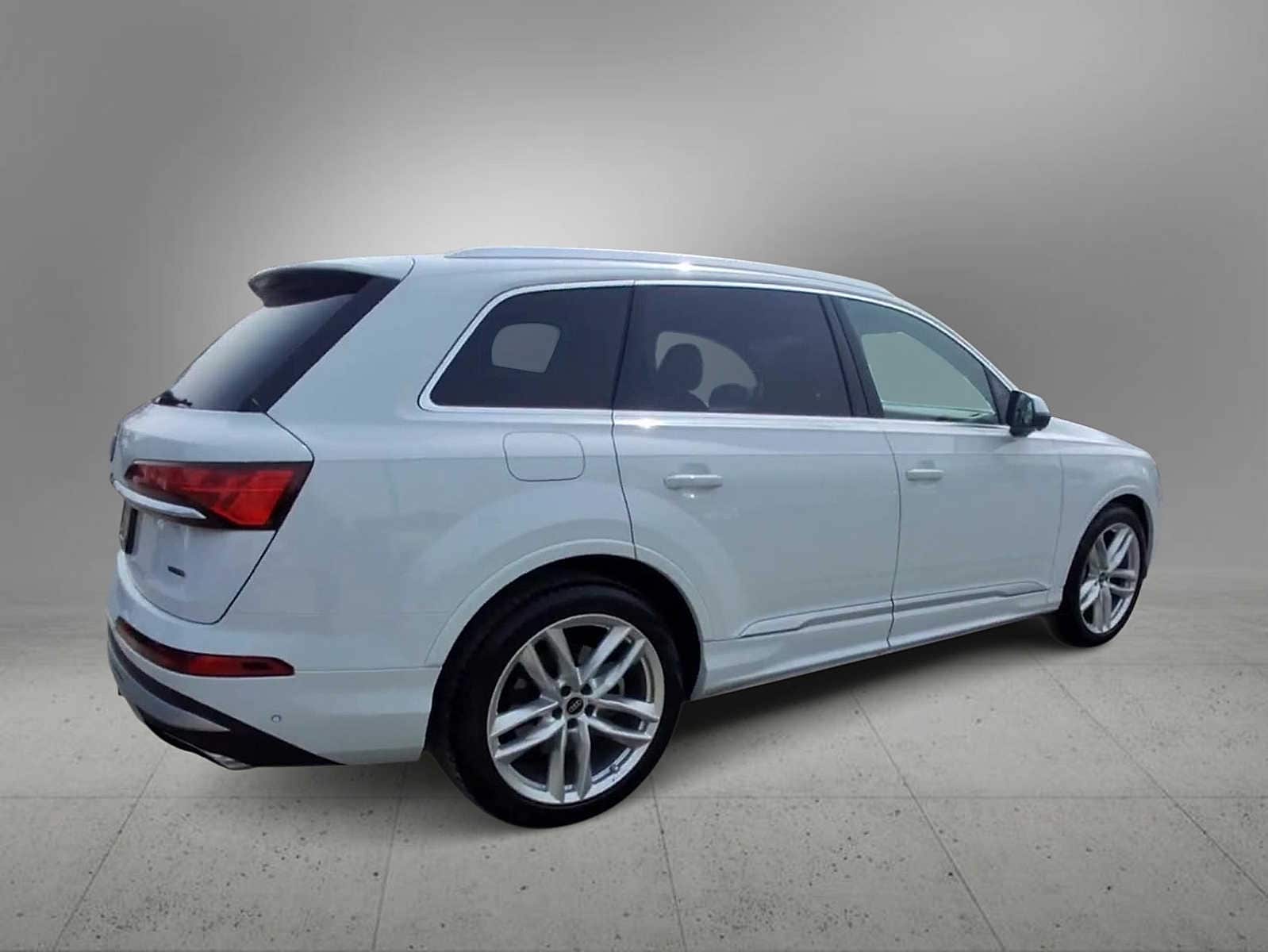 Thumbnail: 2025 Audi Q7 - 8
