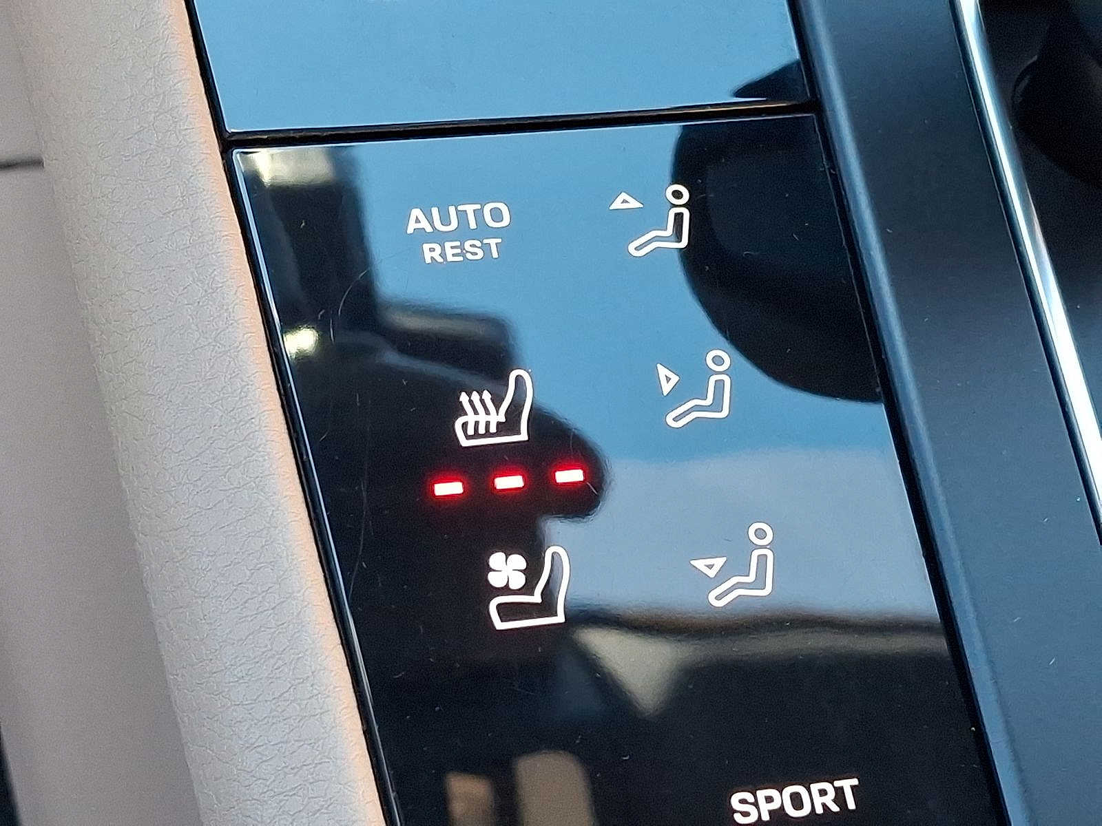 Thumbnail: 2024 Porsche Macan - 19