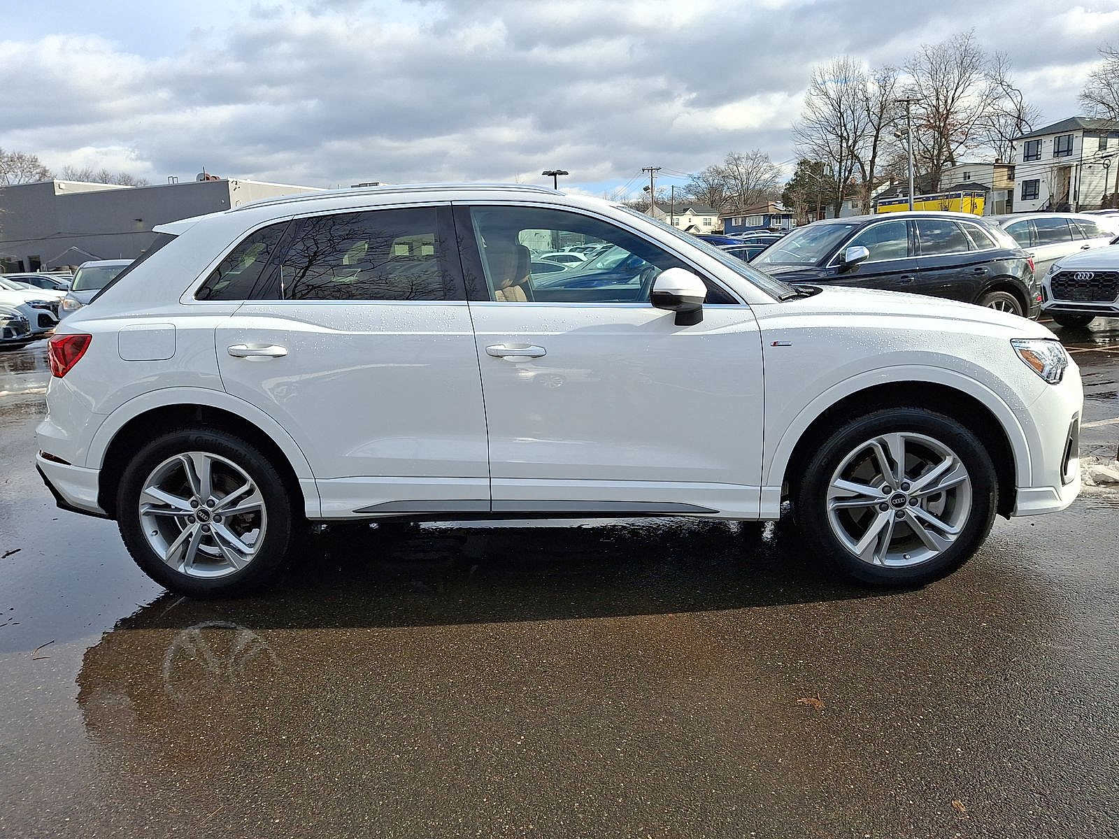 Thumbnail: 2022 Audi Q3 - 26