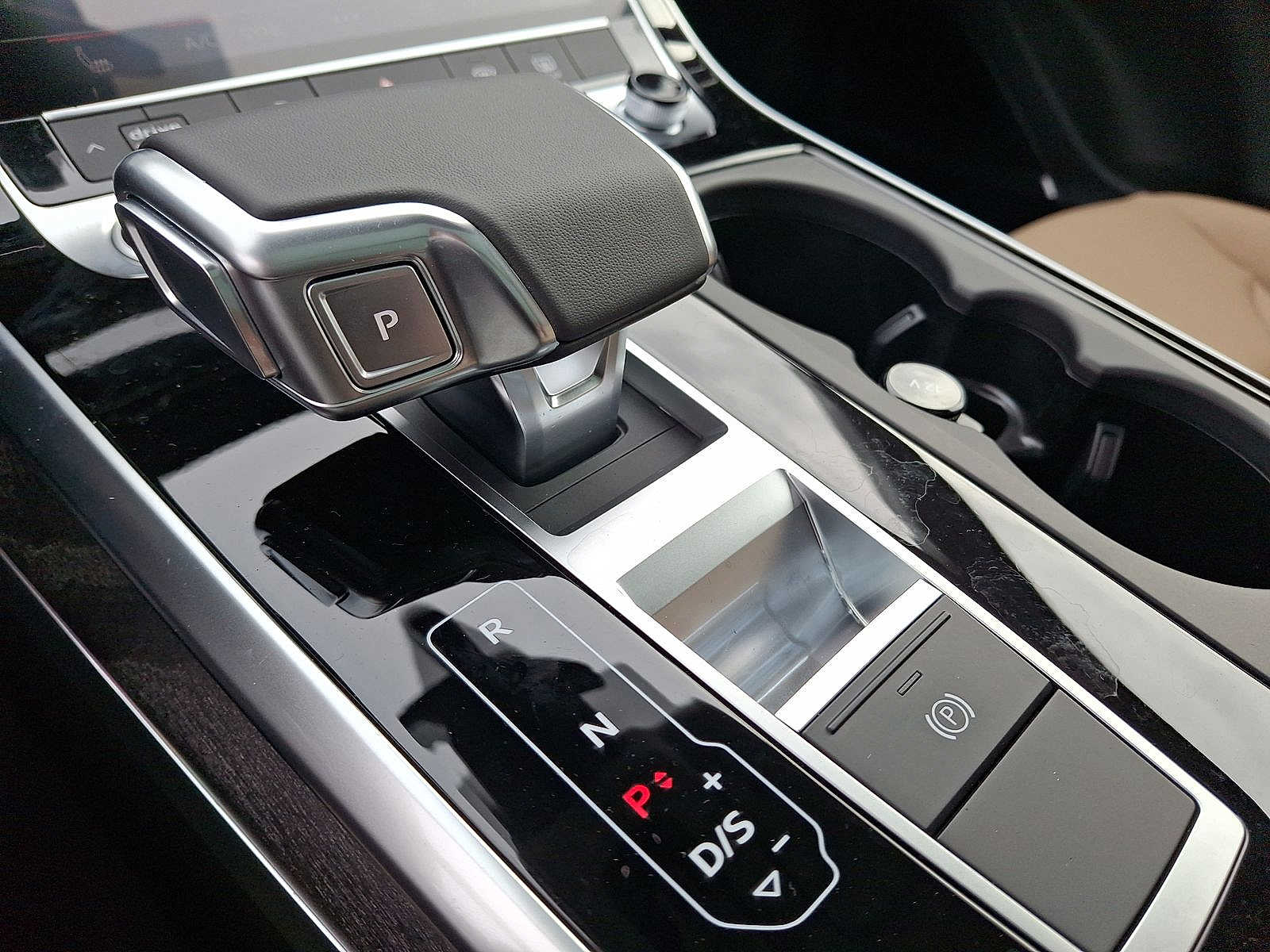 Thumbnail: 2026 Audi Q7 - 15