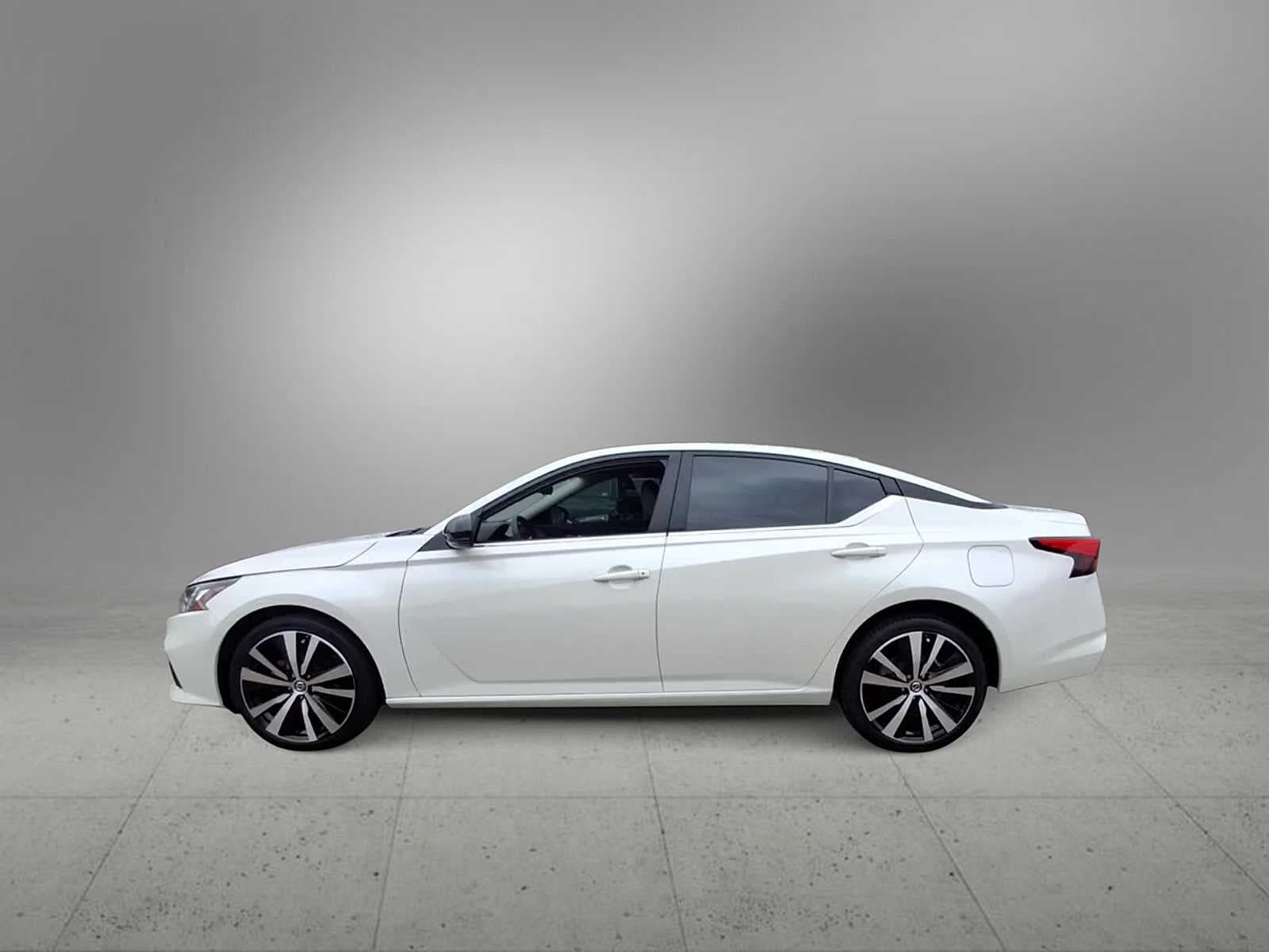 Thumbnail: 2020 Nissan Altima - 4