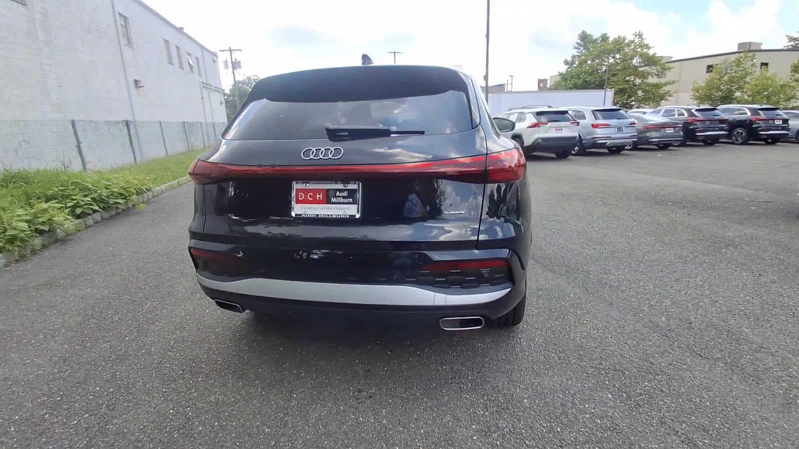 Thumbnail: 2025 Audi Q5 - 7