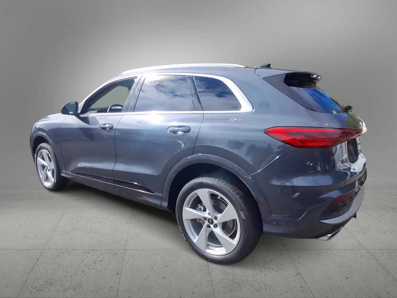 Thumbnail: 2025 Audi Q5 - 6