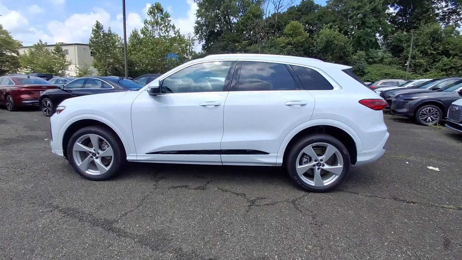 Thumbnail: 2025 Audi Q5 - 5