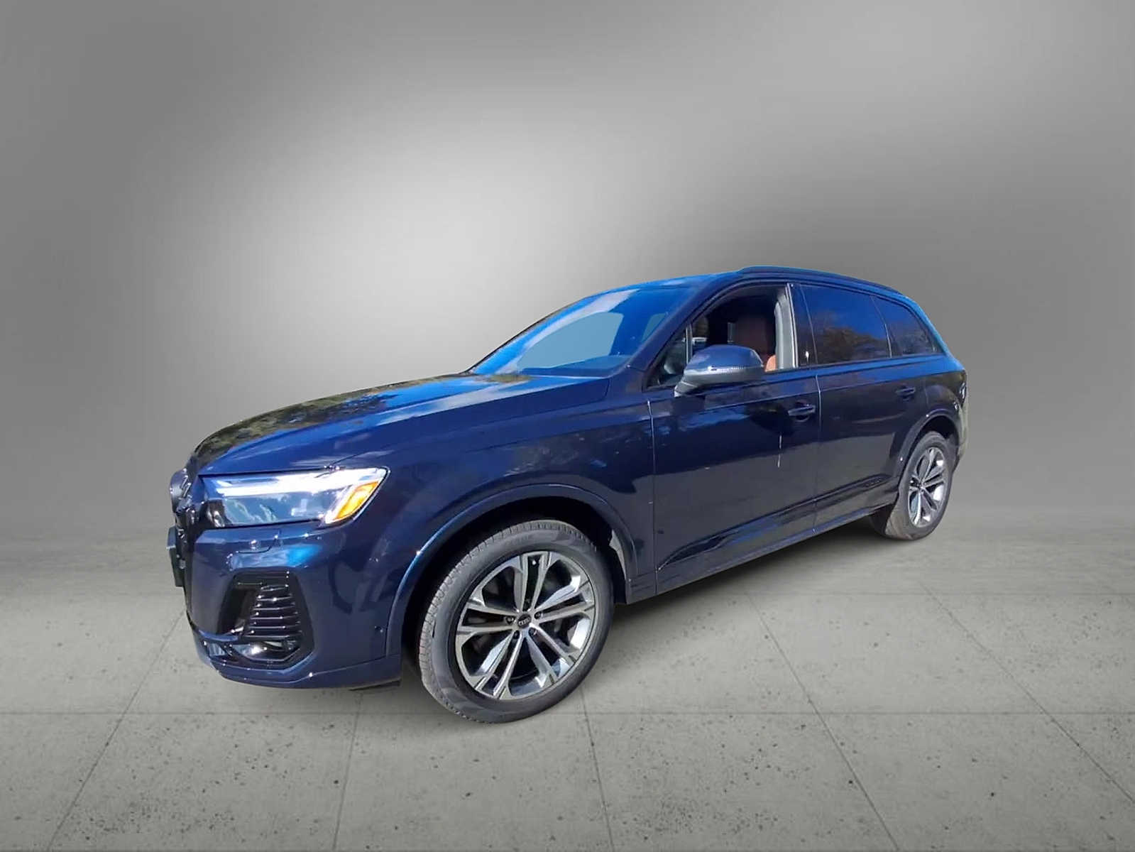 Thumbnail: 2026 Audi Q7 - 4