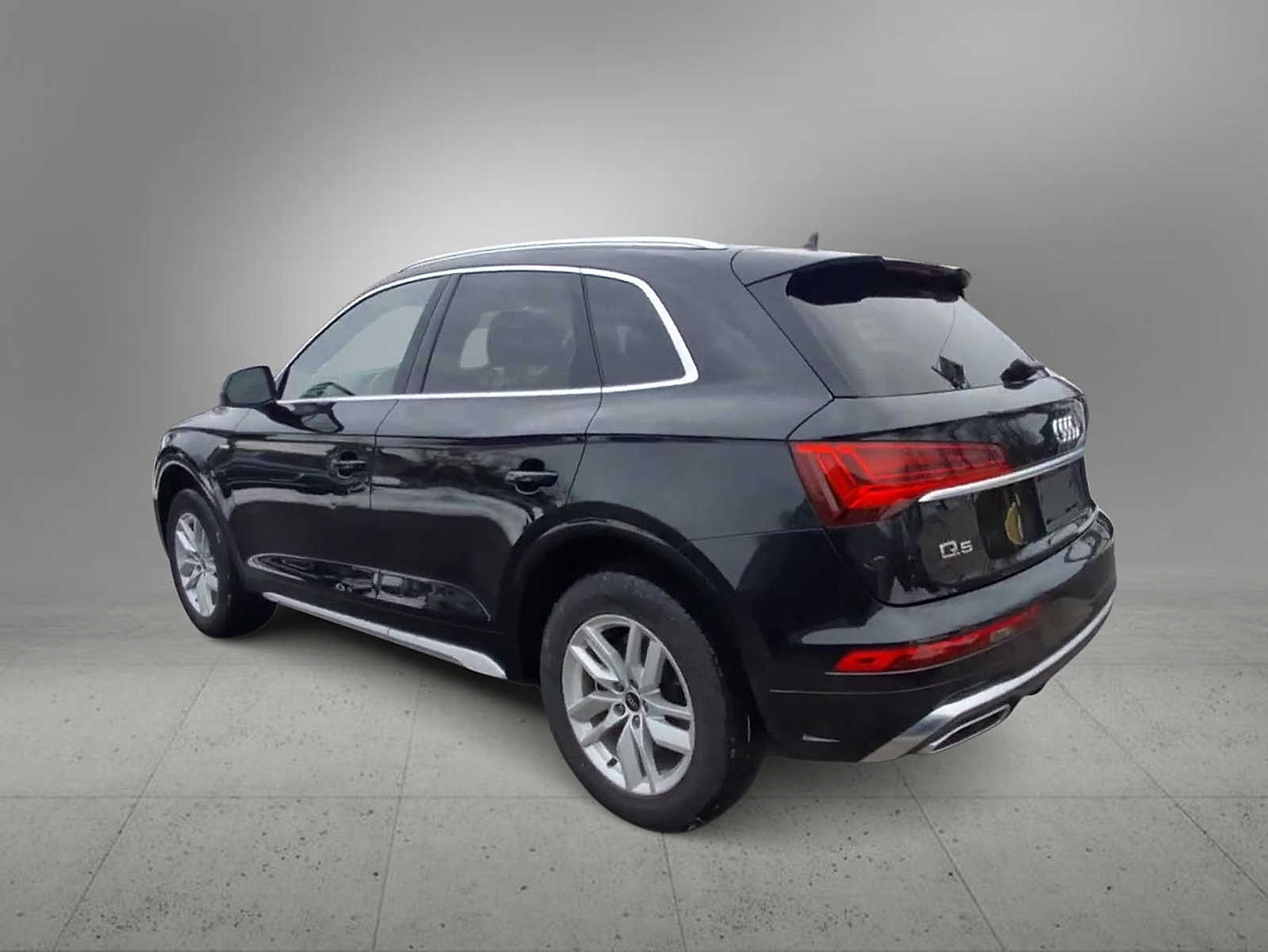 Thumbnail: 2023 Audi Q5 - 5