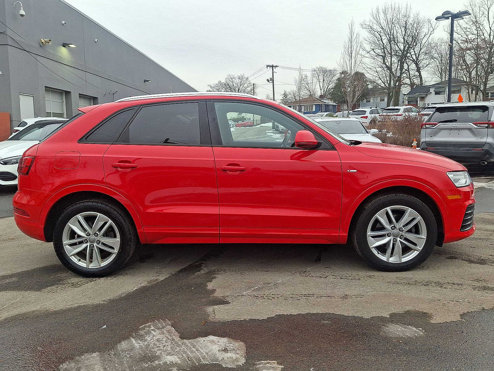 Thumbnail: 2018 Audi Q3 - 26