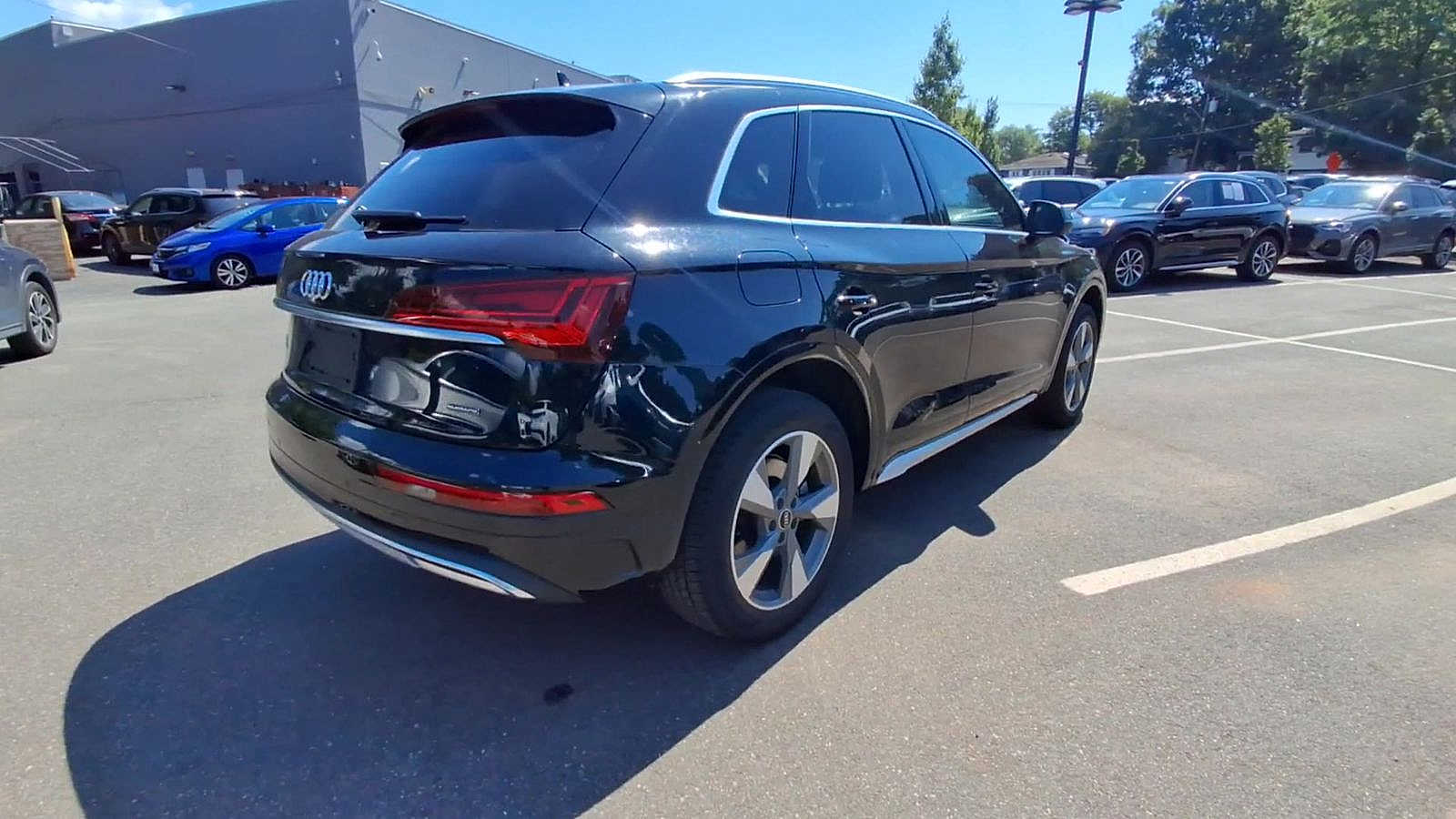 Thumbnail: 2023 Audi Q5 - 6