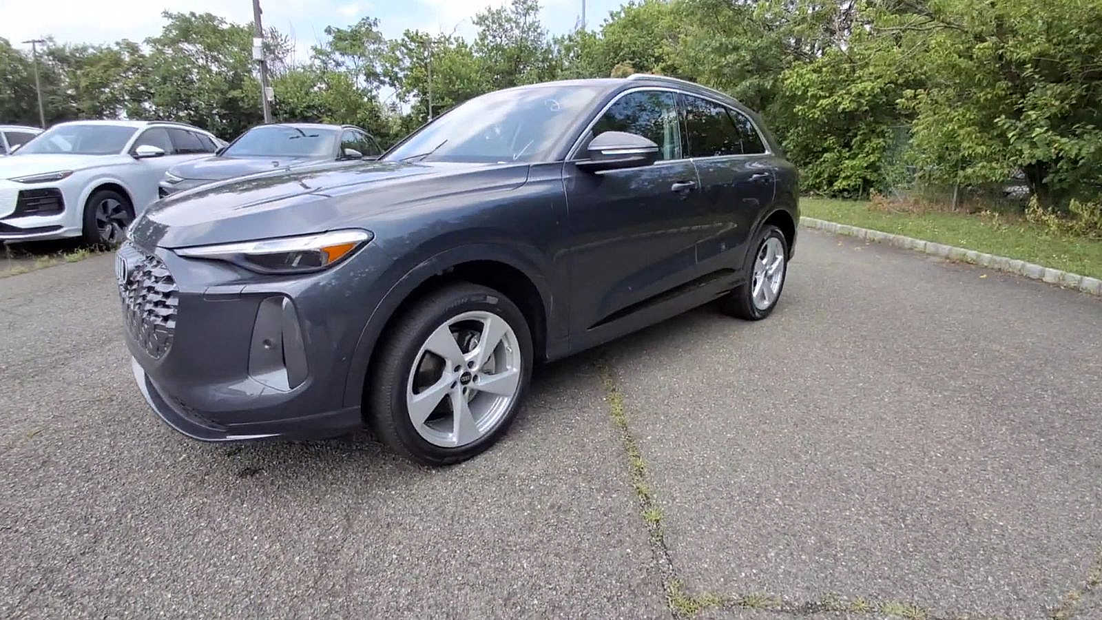 Thumbnail: 2025 Audi Q5 - 4