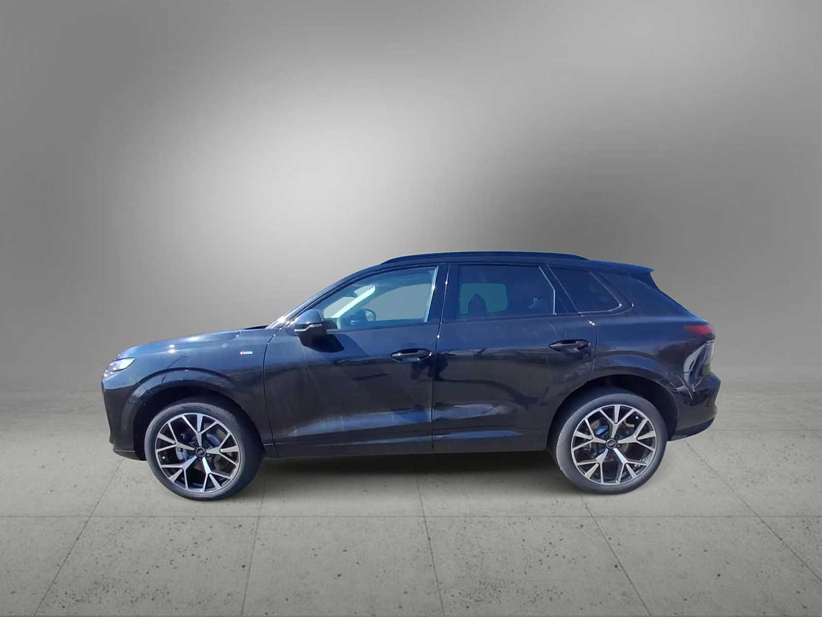 Thumbnail: 2026 Audi Q3 - 5