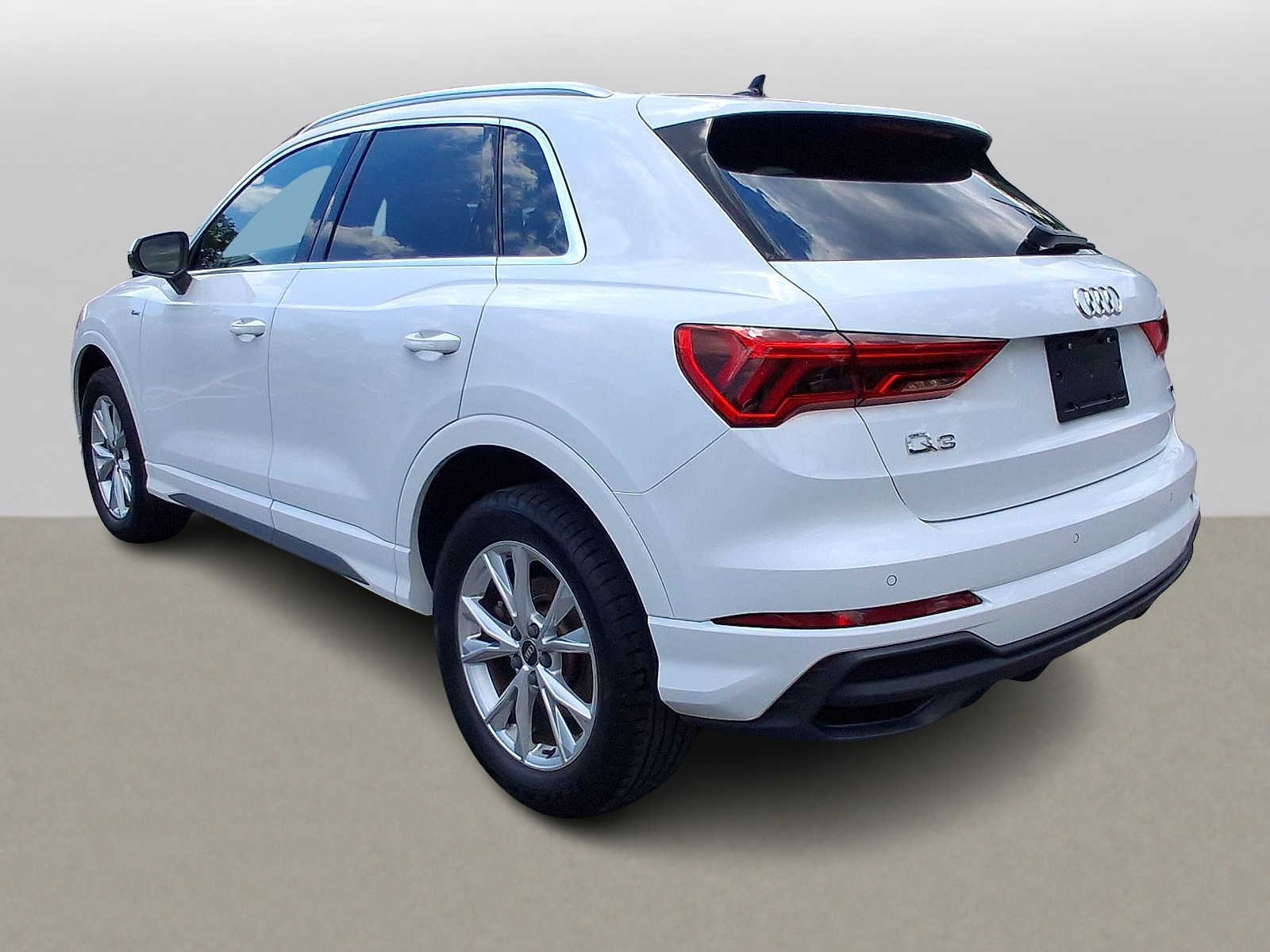 Thumbnail: 2024 Audi Q3 - 28