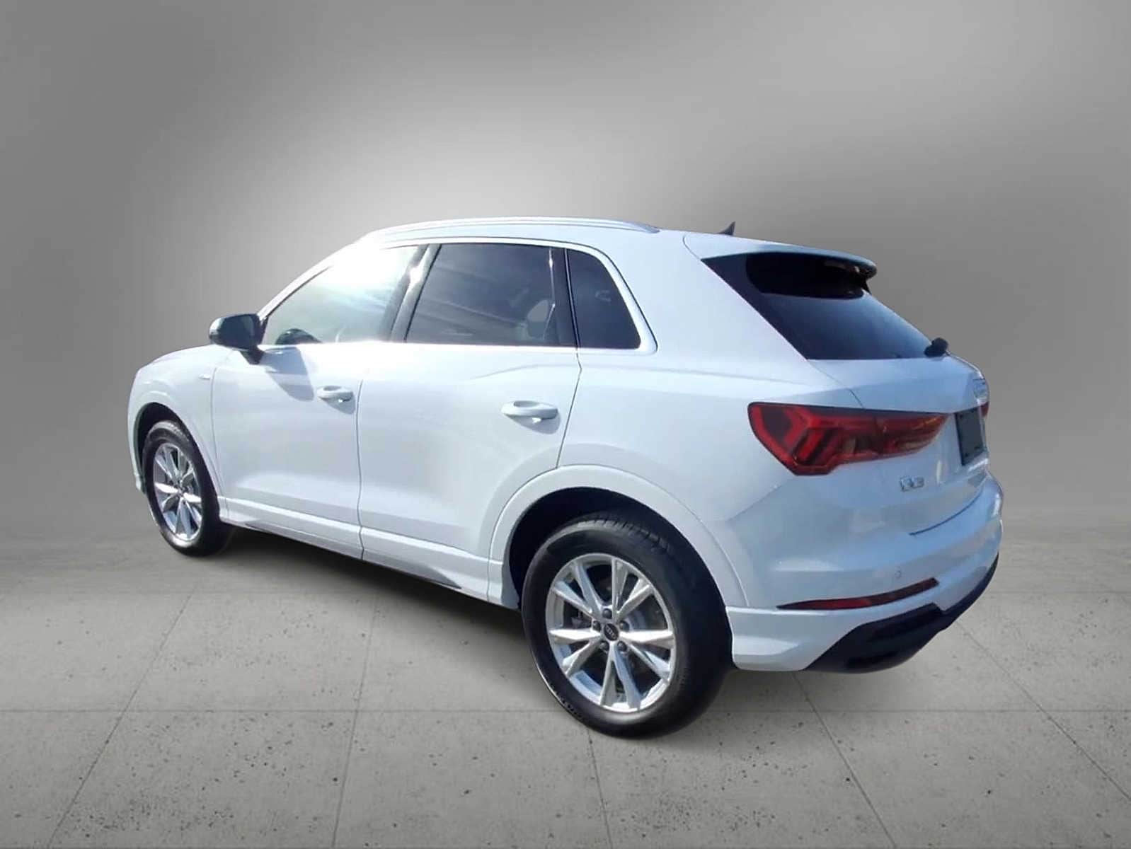 Thumbnail: 2025 Audi Q3 - 6