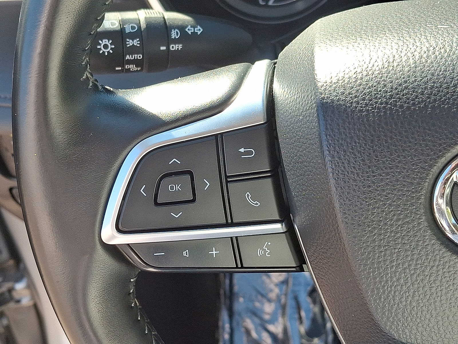 Thumbnail: 2020 Toyota Highlander - 16