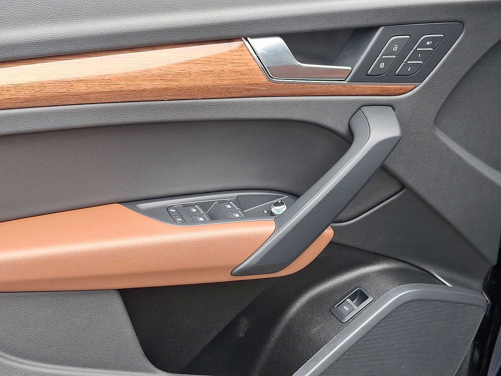 Thumbnail: 2023 Audi Q5 - 10