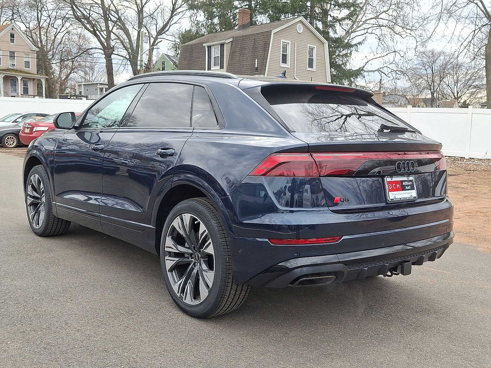 Thumbnail: 2025 Audi Q8 - 11