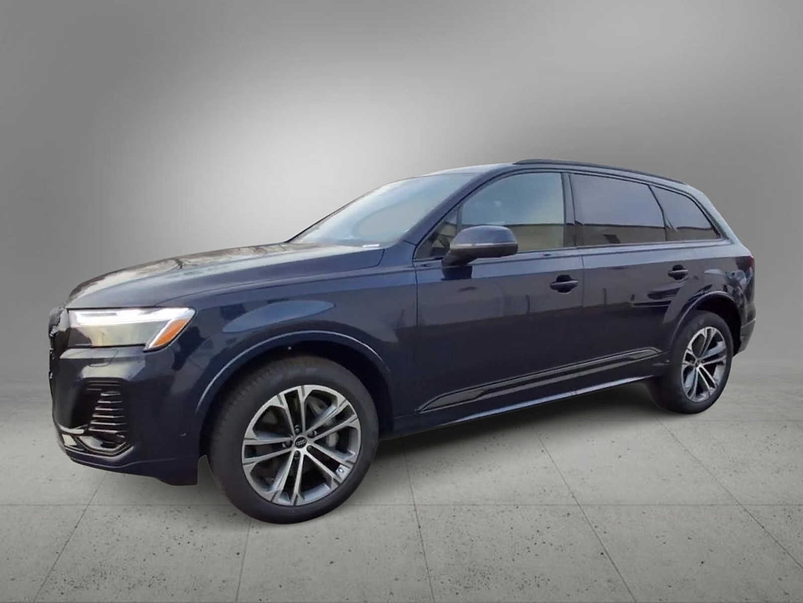 Thumbnail: 2026 Audi Q7 - 4