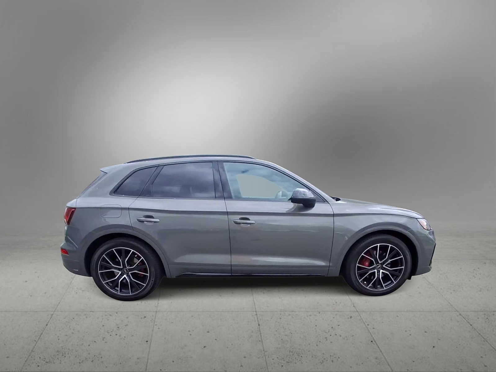 Thumbnail: 2023 Audi SQ5 - 8
