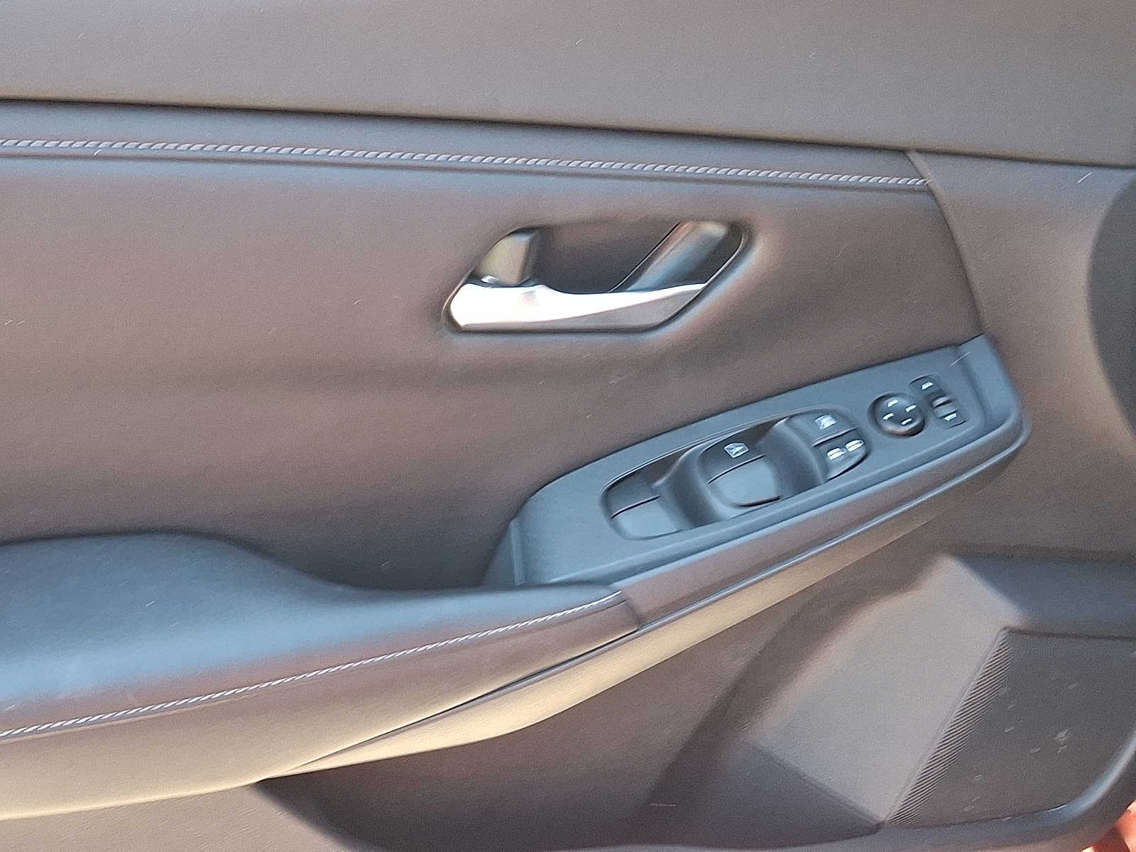 Thumbnail: 2022 Nissan Sentra - 10