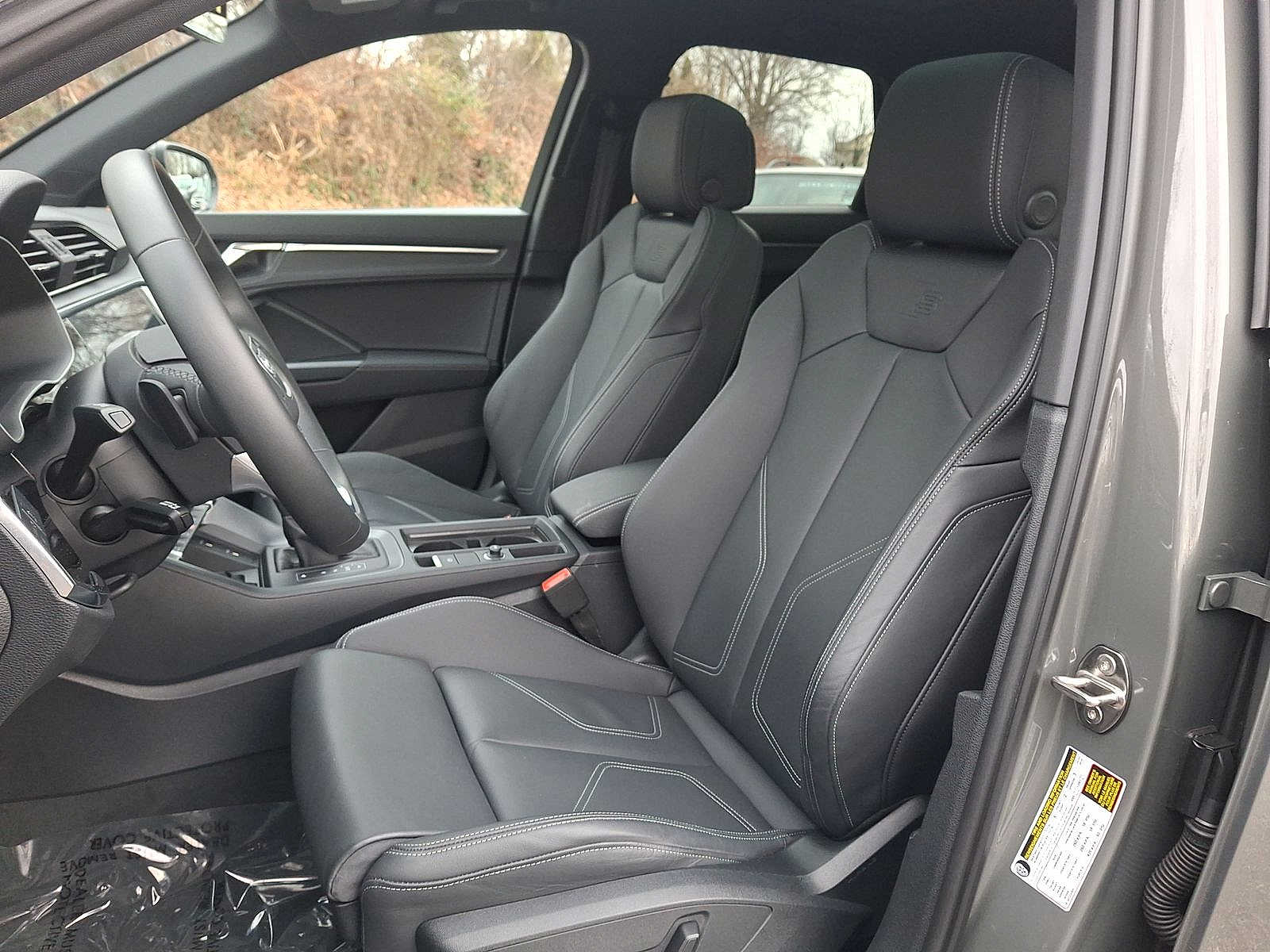 Thumbnail: 2025 Audi Q3 - 11