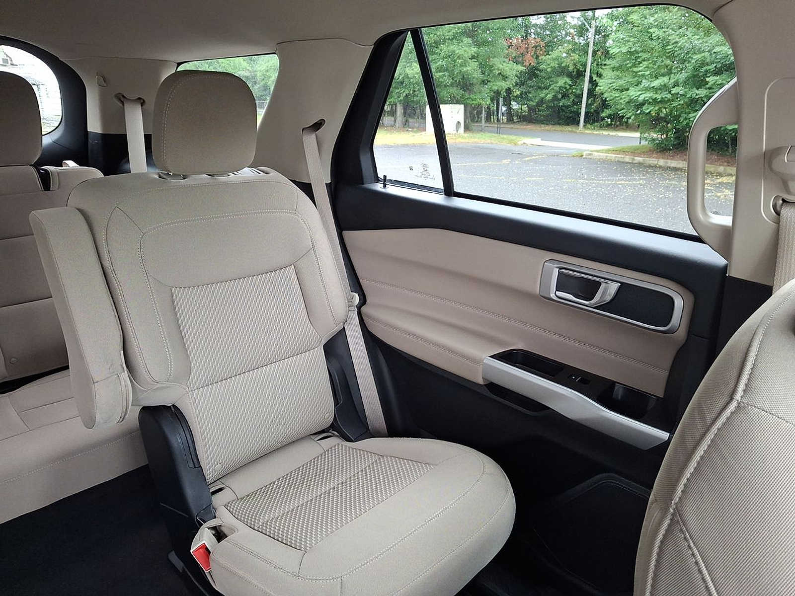 Thumbnail: 2022 Ford Explorer - 14