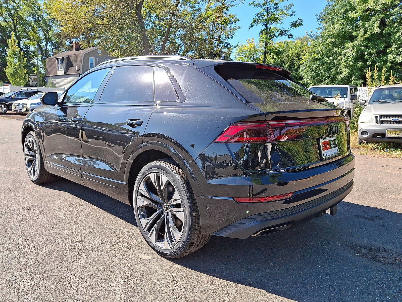 Thumbnail: 2025 Audi Q8 - 11