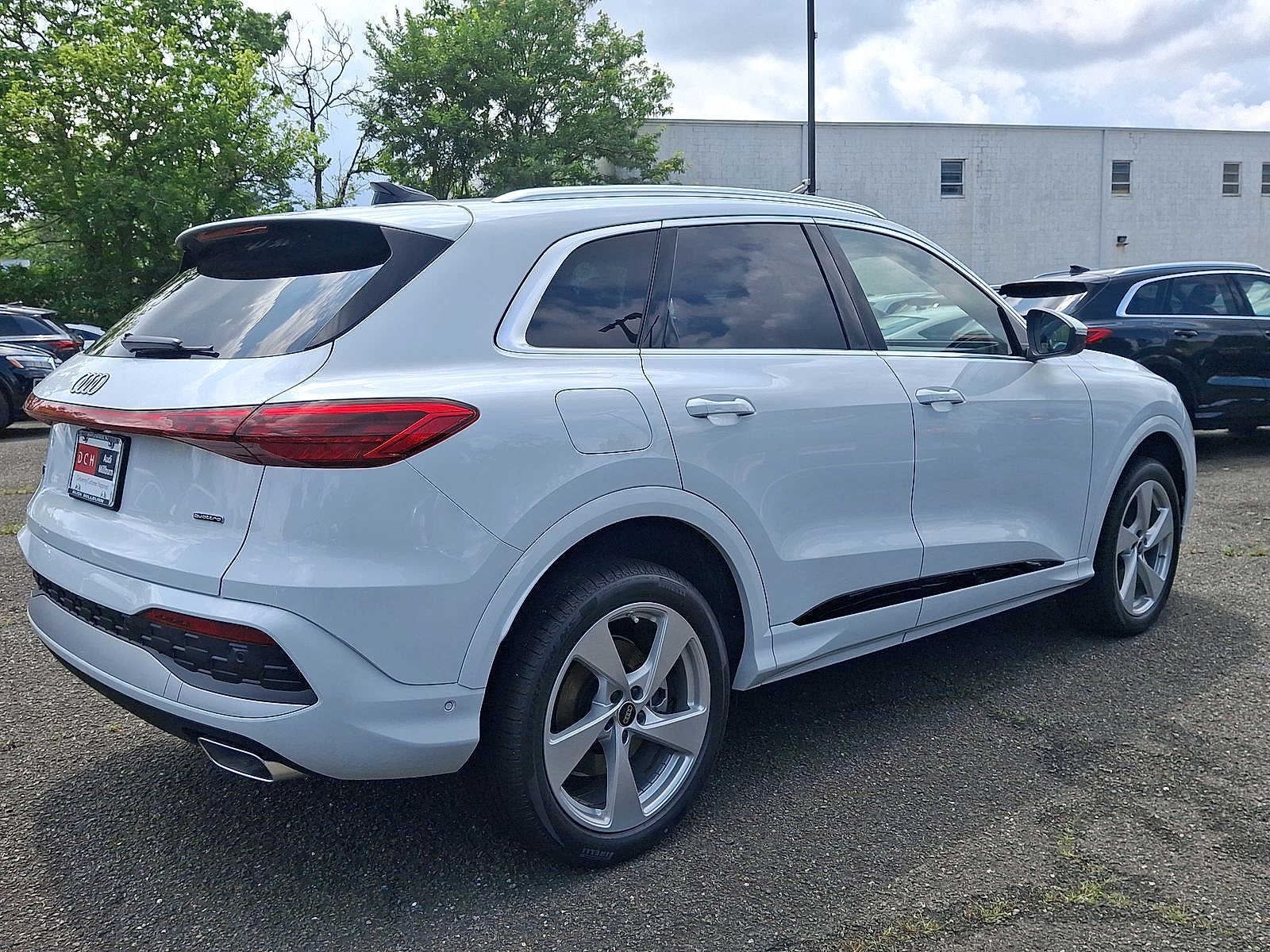 Thumbnail: 2025 Audi Q5 - 12