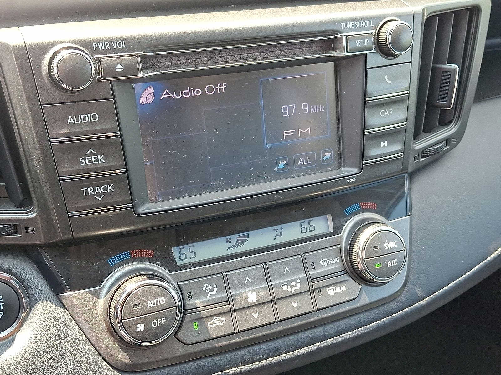 Thumbnail: 2013 Toyota RAV4 - 13