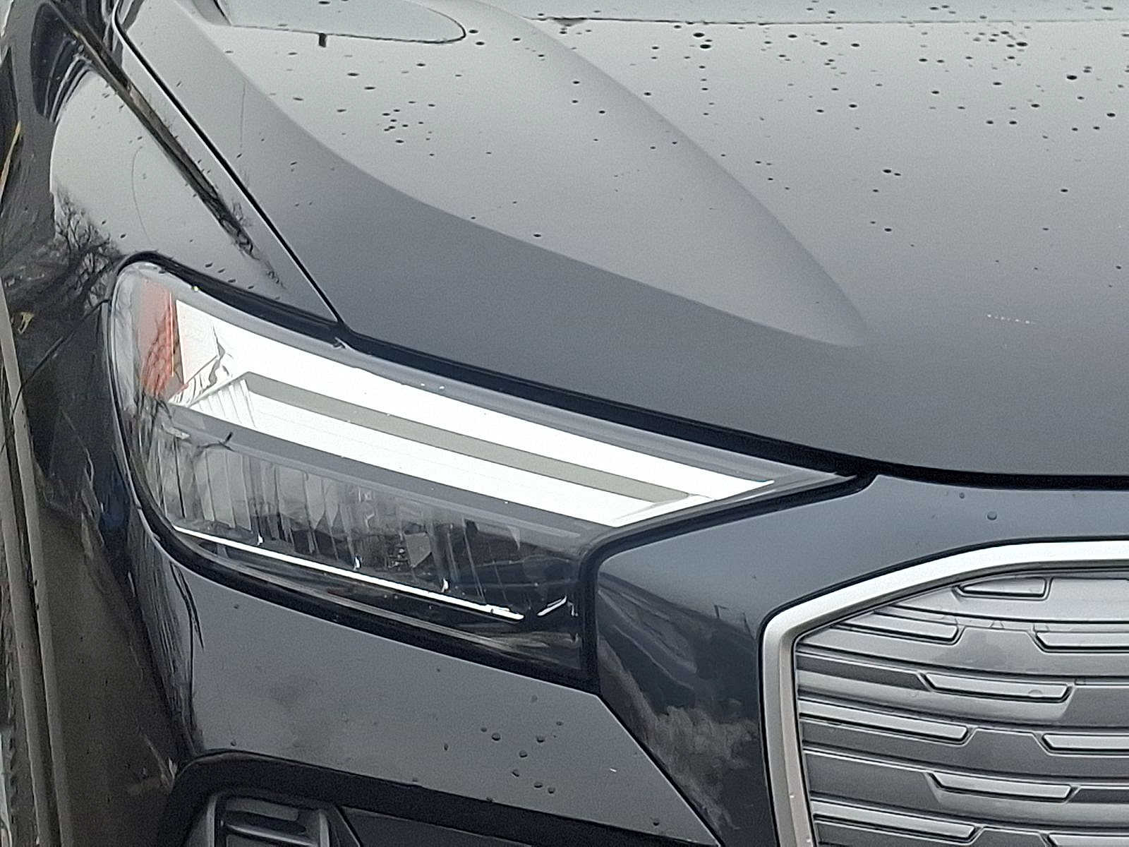 Thumbnail: 2022 Audi Q4 e-tron - 28