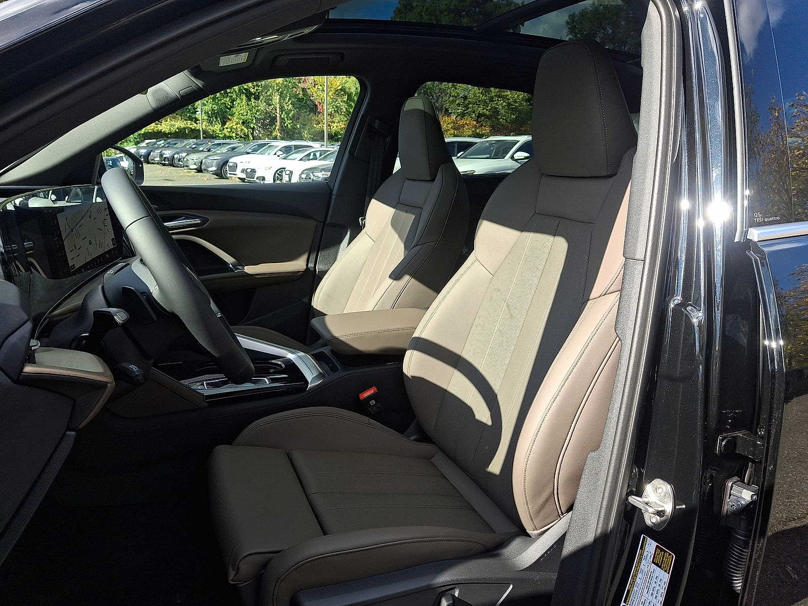 Thumbnail: 2025 Audi Q5 - 14